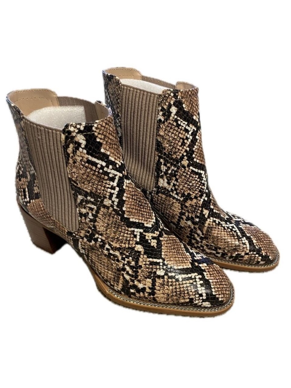 Vince Camuto Women's Jentilliy Ankle Boots Chelsea Snakeskin Leather Heel size 6